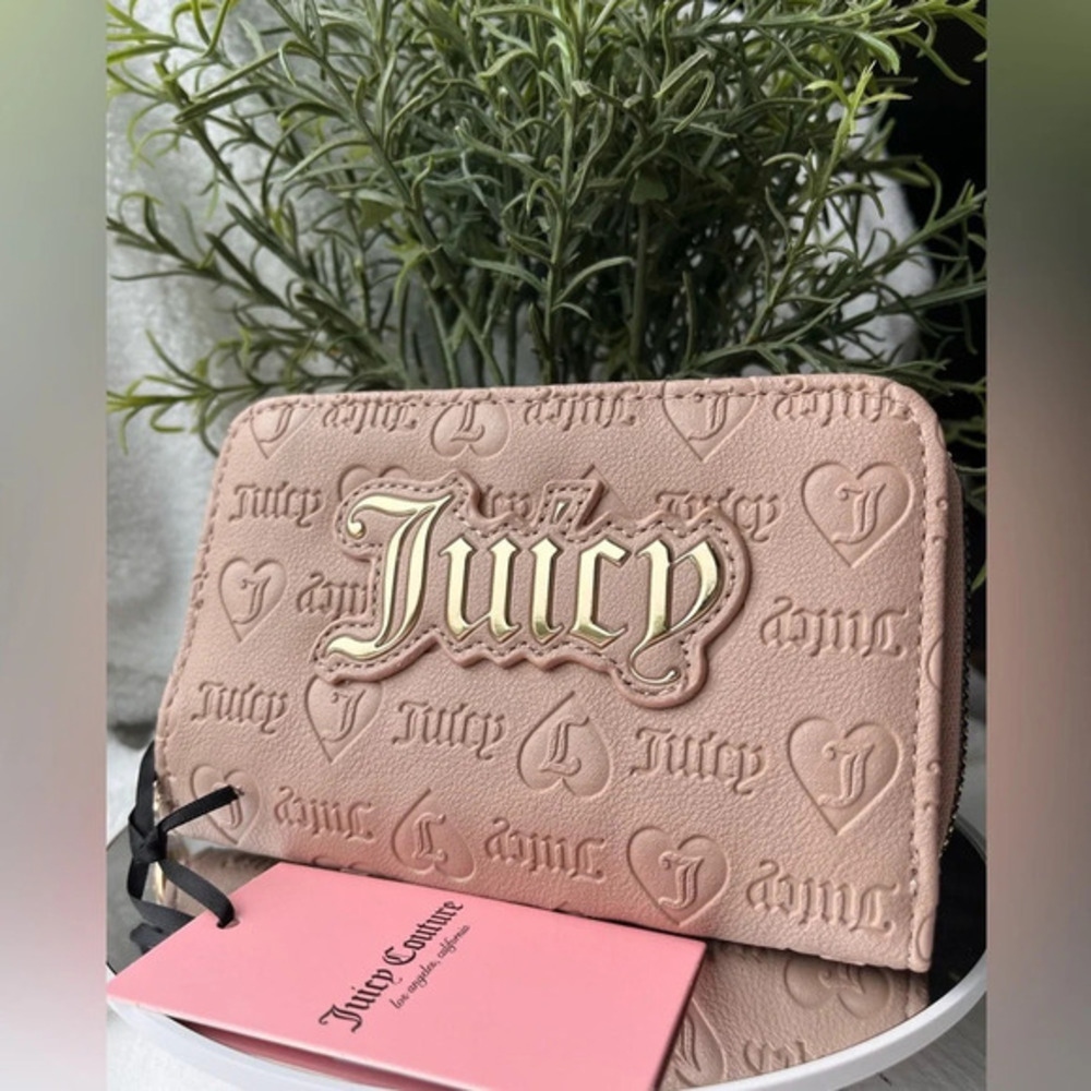 Juicy Couture Upgrade U Bifold Wallet Nude Logo Embossed NWT
